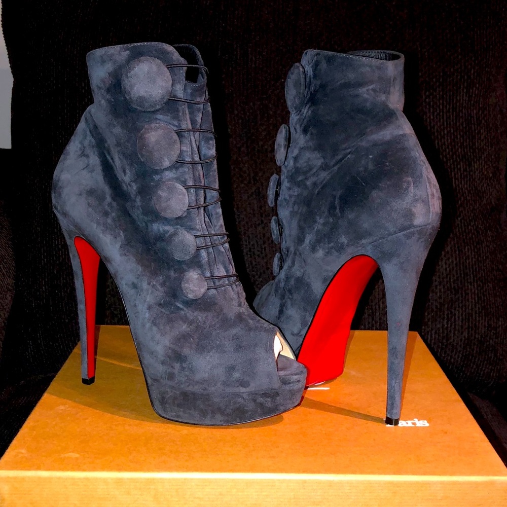 EUC CHRISTIAN LOUBOUTIN Lady Booton 150 Veau Velours